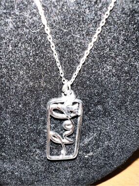 Kathy Davis sterling silver Scattered Joy necklace. 18” with 2” extender